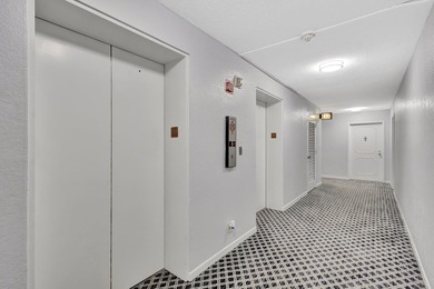 PENTHOUSE WITH VIEW GOLF AND CITY IN A PRIVATE GOLF COMMUNITY on Bear Lakes Country Club in Florida - for sale on GolfHomes.com, golf home, golf lot