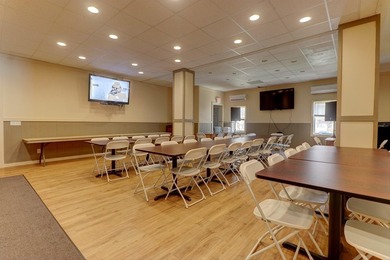 This fully furnished 2-bedroom, 2-bath condo offers a turn-key on Mariners Landing Golf and Country Club in Virginia - for sale on GolfHomes.com, golf home, golf lot