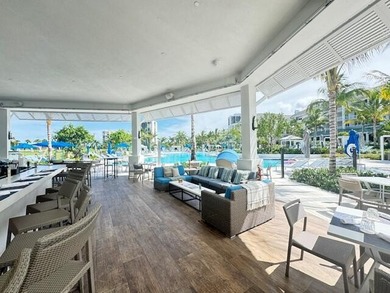 PENTHOUSE WITH VIEW GOLF AND CITY IN A PRIVATE GOLF COMMUNITY on Bear Lakes Country Club in Florida - for sale on GolfHomes.com, golf home, golf lot