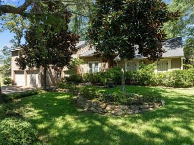 Calling all golfers and lake lovers! This beautiful large family on Emerald Bay Club in Texas - for sale on GolfHomes.com, golf home, golf lot