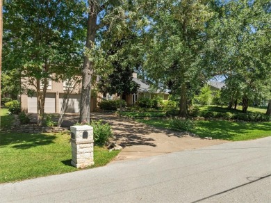 Calling all golfers and lake lovers! This beautiful large family on Emerald Bay Club in Texas - for sale on GolfHomes.com, golf home, golf lot