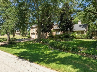 Calling all golfers and lake lovers! This beautiful large family on Emerald Bay Club in Texas - for sale on GolfHomes.com, golf home, golf lot