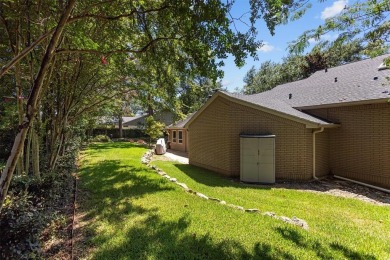Calling all golfers and lake lovers! This beautiful large family on Emerald Bay Club in Texas - for sale on GolfHomes.com, golf home, golf lot
