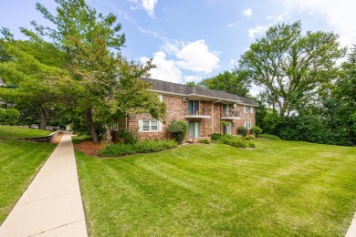 Perfect for first-time buyers, downsizers, or investors! This on Downers Grove Golf Club in Illinois - for sale on GolfHomes.com, golf home, golf lot