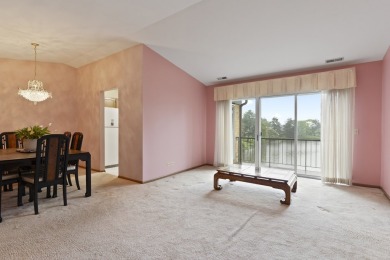Welcome to this spacious and well-maintained 2nd floor condo in on Green Meadows Golf Club in Illinois - for sale on GolfHomes.com, golf home, golf lot