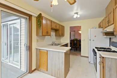 Welcome to this spacious and well-maintained 2nd floor condo in on Green Meadows Golf Club in Illinois - for sale on GolfHomes.com, golf home, golf lot