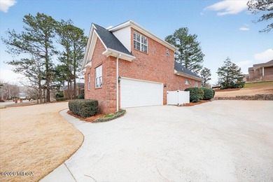 This pristine home has everything you want and need! The updated on Barrington Hall Golf Course in Georgia - for sale on GolfHomes.com, golf home, golf lot