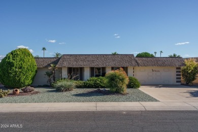 Welcome to this charming home in Sun City with 2 bedrooms 2 on Sun City-Willow Creek / Willow Brook  in Arizona - for sale on GolfHomes.com, golf home, golf lot