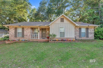 Located in Daphne's Lake Forest community, this move-in ready 3 on Lake Forest Yacht and Country Club in Alabama - for sale on GolfHomes.com, golf home, golf lot
