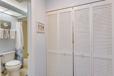 Beautiful 2 Bed + Den FULLY FURNISHED Villa with Golf Course on Cross Creek Country Club in Florida - for sale on GolfHomes.com, golf home, golf lot