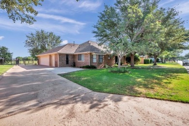 LOVELY UPDATED PROPERTY SITUATED ON THE GOLF COURSE (8 EAST on Green Tree Country Club in Texas - for sale on GolfHomes.com, golf home, golf lot