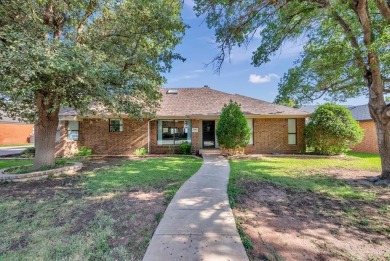 LOVELY UPDATED PROPERTY SITUATED ON THE GOLF COURSE (8 EAST on Green Tree Country Club in Texas - for sale on GolfHomes.com, golf home, golf lot