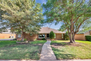 LOVELY UPDATED PROPERTY SITUATED ON THE GOLF COURSE (8 EAST on Green Tree Country Club in Texas - for sale on GolfHomes.com, golf home, golf lot