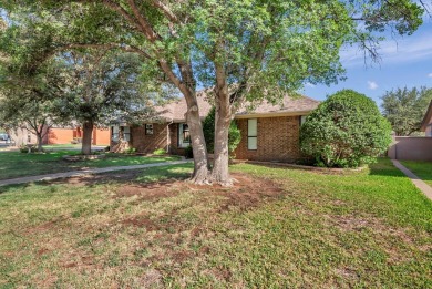 LOVELY UPDATED PROPERTY SITUATED ON THE GOLF COURSE (8 EAST on Green Tree Country Club in Texas - for sale on GolfHomes.com, golf home, golf lot