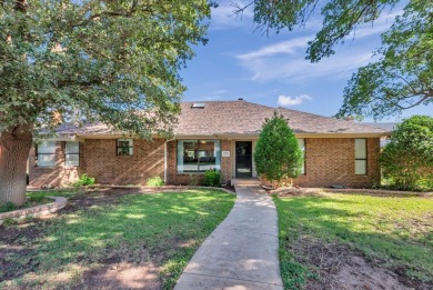 LOVELY UPDATED PROPERTY SITUATED ON THE GOLF COURSE (8 EAST on Green Tree Country Club in Texas - for sale on GolfHomes.com, golf home, golf lot