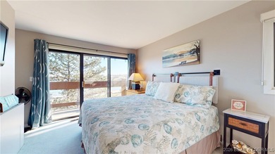 LAKE OF THE OZARKS | TOP-FLOOR CONDOMINIUM Enjoy breathtaking on The Oaks Golf Course in Missouri - for sale on GolfHomes.com, golf home, golf lot