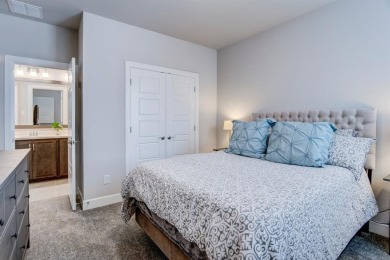 Tucked inside a secure, gated community, this modern on Stevens Park Golf Course in Texas - for sale on GolfHomes.com, golf home, golf lot