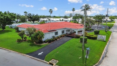 Welcome to your dream home! This beautifully updated 2-bedroom on Mainlands Golf Club in Florida - for sale on GolfHomes.com, golf home, golf lot