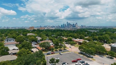 Tucked inside a secure, gated community, this modern on Stevens Park Golf Course in Texas - for sale on GolfHomes.com, golf home, golf lot
