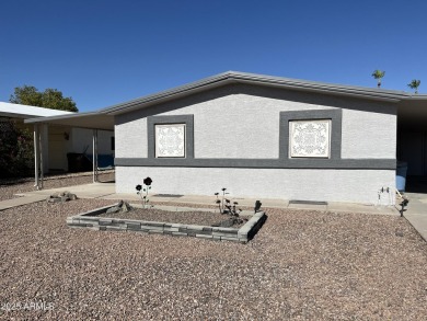 Beautifully remodeled home in the fabulous community of Sun on Sun Lakes Country Club in Arizona - for sale on GolfHomes.com, golf home, golf lot
