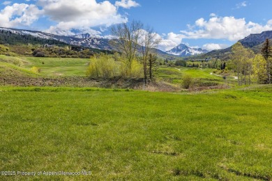 Enjoy the stunning views and amenities of this 1063 sq ft on The Snowmass Club in Colorado - for sale on GolfHomes.com, golf home, golf lot