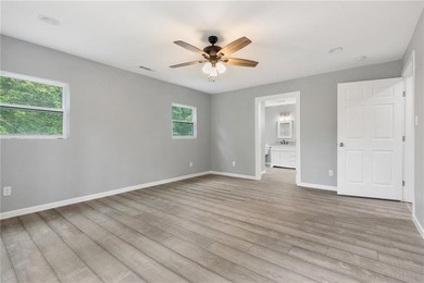 So much space!! Check out this home in Diamond City. Just on Diamond Hills Country Club in Arkansas - for sale on GolfHomes.com, golf home, golf lot