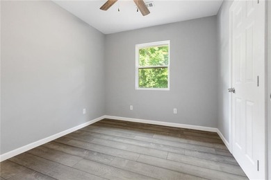 So much space!! Check out this home in Diamond City. Just on Diamond Hills Country Club in Arkansas - for sale on GolfHomes.com, golf home, golf lot