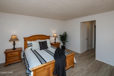 Location, Location, Location! This updated golf course condo on London Bridge Golf Course in Arizona - for sale on GolfHomes.com, golf home, golf lot