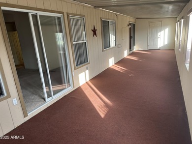 Don't miss this Sun Lakes charmer! This 2 bedroom/2 bathroom on Sun Lakes Country Club in Arizona - for sale on GolfHomes.com, golf home, golf lot