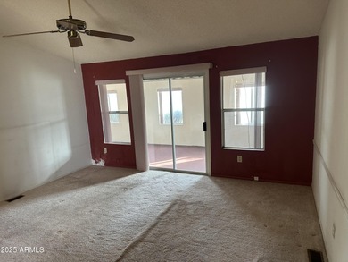 Don't miss this Sun Lakes charmer! This 2 bedroom/2 bathroom on Sun Lakes Country Club in Arizona - for sale on GolfHomes.com, golf home, golf lot