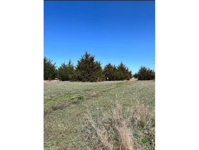 Fantastic opportunity in the sought-after Linn Valley Lakes on Linn Valley Lakes - Deer Trace Golf Course in Kansas - for sale on GolfHomes.com, golf home, golf lot