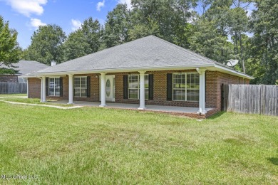 WIde open spaces is the thought that comes to mind inside this on Diamondhead Country Club in Mississippi - for sale on GolfHomes.com, golf home, golf lot