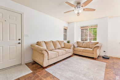 Beautiful townhome in Canyon Glen! Just steps from Spanish Oaks on Spanish Oaks Golf Course in Utah - for sale on GolfHomes.com, golf home, golf lot