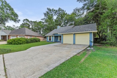 Welcome to this well-maintained 3-bedroom, 2-bath single-family on Diamondhead Country Club in Mississippi - for sale on GolfHomes.com, golf home, golf lot