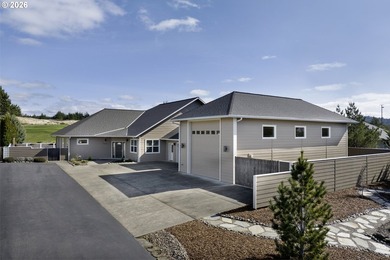 Welcome to this beautifully updated home in the desirable Willow on  in Oregon - for sale on GolfHomes.com, golf home, golf lot