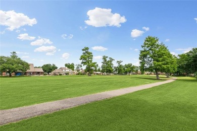 Stunning 4-bedroom/3 Full bath home with golf course views on Ormond Country Club in Louisiana - for sale on GolfHomes.com, golf home, golf lot