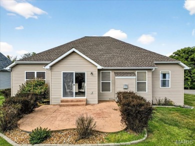 Welcome home to this elegant 2,400+ sq ft ranch in the desirable on Incline Village Golf Course in Missouri - for sale on GolfHomes.com, golf home, golf lot