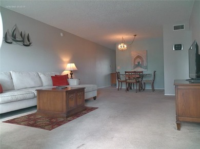 2 Bedroom/1 Bathroom Condo offered for Sale in On Top of the on On Top Of The World Golf Course in Florida - for sale on GolfHomes.com, golf home, golf lot