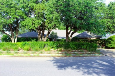 Custom built one owner home in Green Tree off 2 East tee box on Green Tree Country Club in Texas - for sale on GolfHomes.com, golf home, golf lot