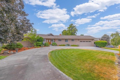 RIVER VIEW home on the golf course with a 20 X 36' SHOP. Endless on Lewiston Golf and Country Club in Idaho - for sale on GolfHomes.com, golf home, golf lot