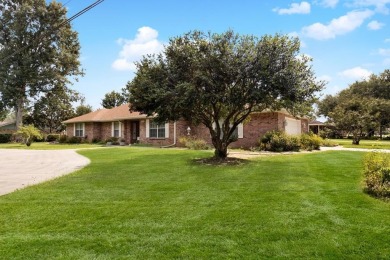 Well-maintained 3BR/2BA home on a corner lot in desirable on Millbrook Country Club in Mississippi - for sale on GolfHomes.com, golf home, golf lot