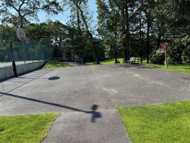 Great opportunity to own this large corner unit. Located at the on Bretton Woods Country Club in New York - for sale on GolfHomes.com, golf home, golf lot