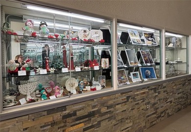 Welcome to resort-style living in this beautifully maintained on Wynmoor Golf Course in Florida - for sale on GolfHomes.com, golf home, golf lot