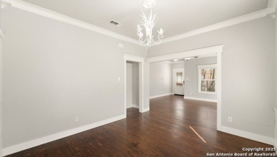 Charming 1920s bungalow in the heart of New Braunfels! This 2 on Landa Park Golf Course in Texas - for sale on GolfHomes.com, golf home, golf lot