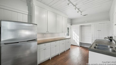 Charming 1920s bungalow in the heart of New Braunfels! This 2 on Landa Park Golf Course in Texas - for sale on GolfHomes.com, golf home, golf lot
