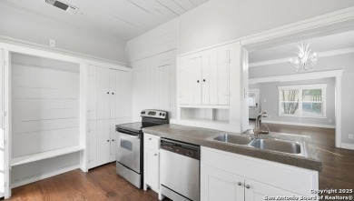 Charming 1920s bungalow in the heart of New Braunfels! This 2 on Landa Park Golf Course in Texas - for sale on GolfHomes.com, golf home, golf lot