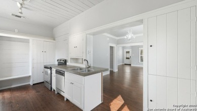 Charming 1920s bungalow in the heart of New Braunfels! This 2 on Landa Park Golf Course in Texas - for sale on GolfHomes.com, golf home, golf lot