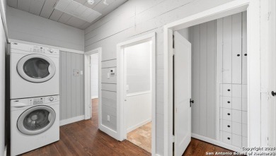 Charming 1920s bungalow in the heart of New Braunfels! This 2 on Landa Park Golf Course in Texas - for sale on GolfHomes.com, golf home, golf lot