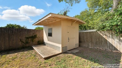 Charming 1920s bungalow in the heart of New Braunfels! This 2 on Landa Park Golf Course in Texas - for sale on GolfHomes.com, golf home, golf lot