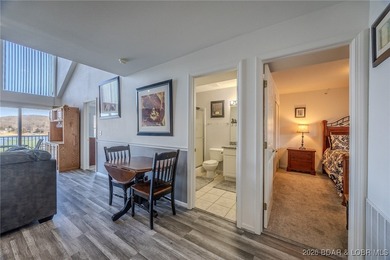 Top floor 2-bedroom loft unit spanning over 1400sqft and even on Lake Valley Country Club in Missouri - for sale on GolfHomes.com, golf home, golf lot